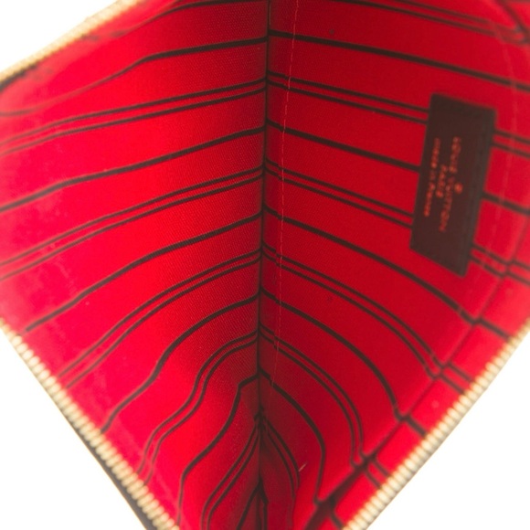 Authentic Louis Vuitton Yamamoto Monogram Reverse Kabuki Pochette - Picture 4 of 6